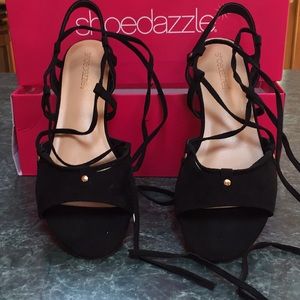 Women’s size 8 open toe strappy shoe